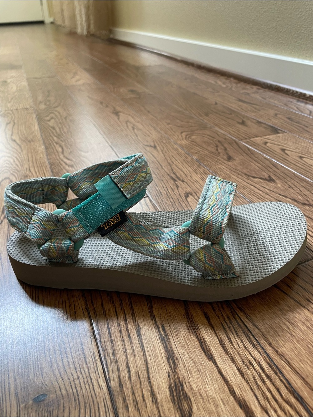 Teva Women’s Original Universal Miramar Fade Sage Multi Size 5 - New in box